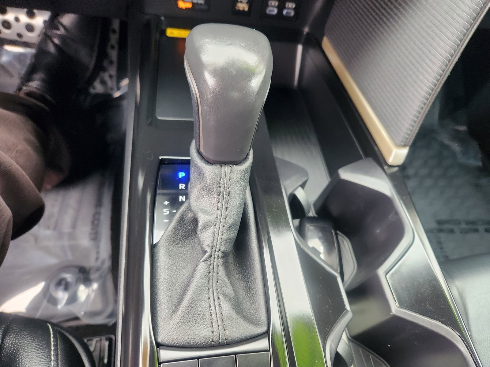 Used 2025 Toyota Camry SE image 26