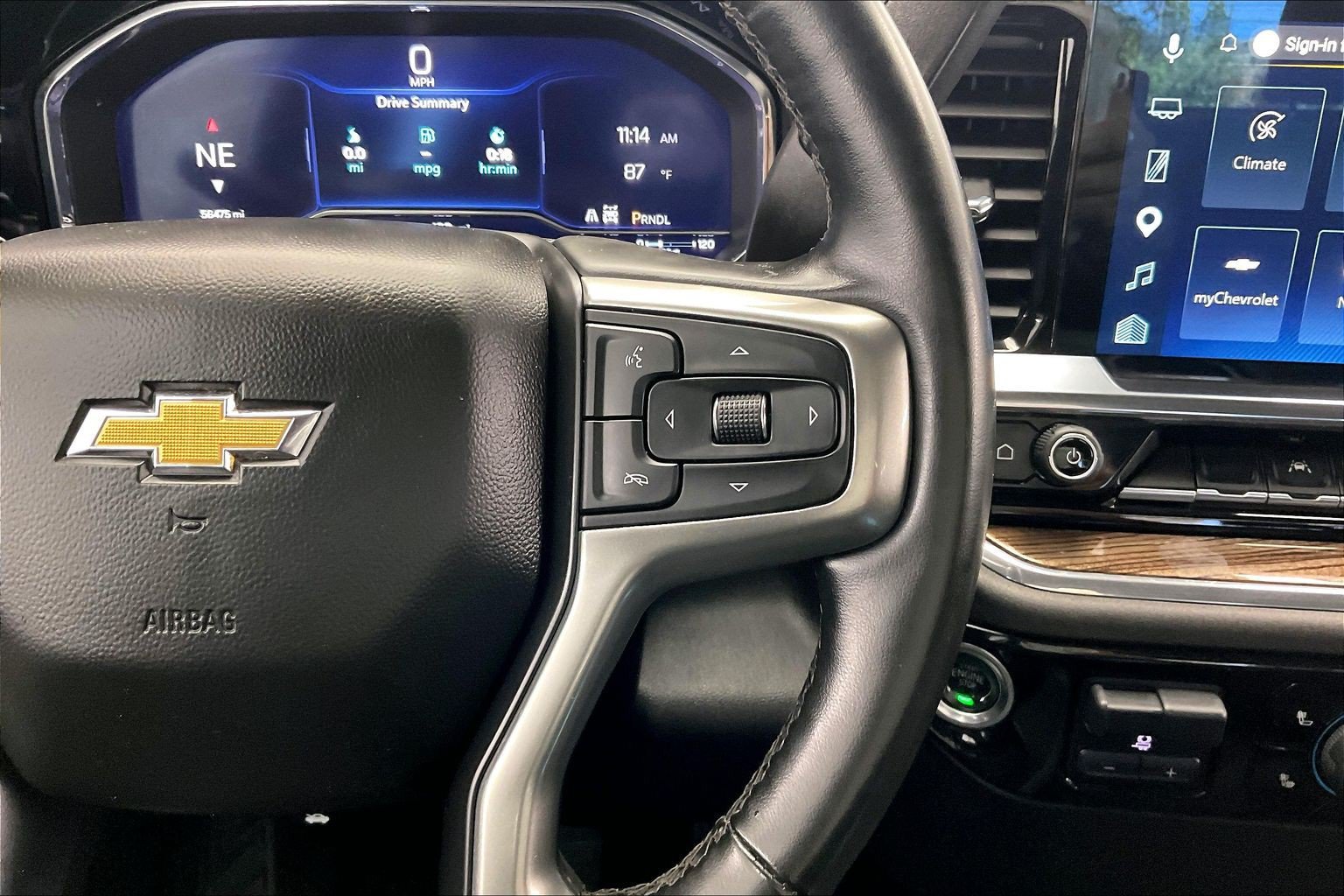 Used 2025 Chevrolet Silverado 1500 LT AWD/4WD image 21
