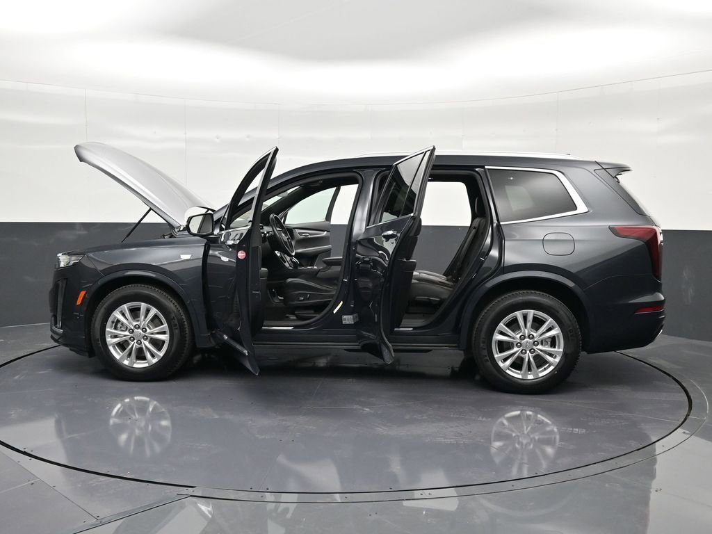 Used 2022 Cadillac XT6 Luxury image 16