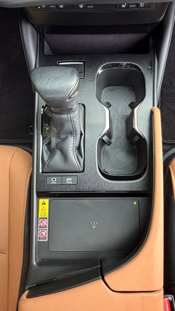 Certified 2024 Lexus ES 300h w/ Premium Package FWD image 31