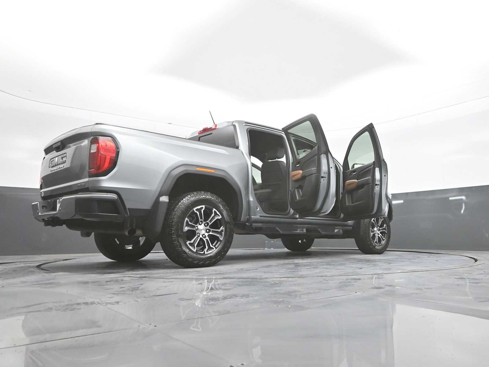 Used 2024 GMC Canyon AT4 w/ Technology Package AWD/4WD image 50