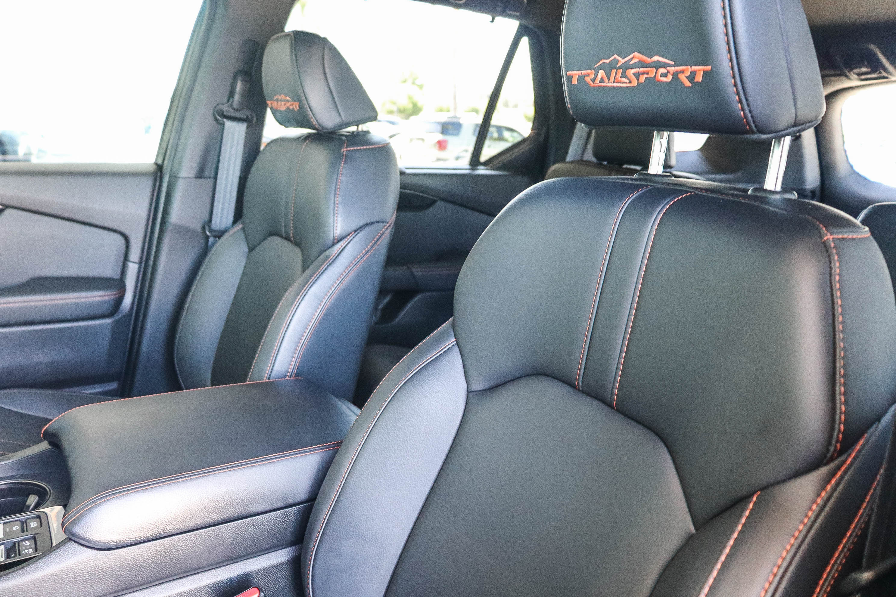 Used 2025 Honda Pilot TrailSport image 31