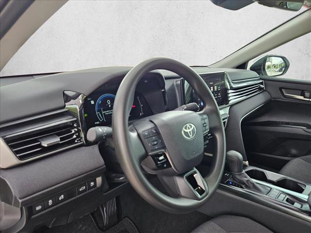 Used 2025 Toyota Camry LE w/ Convenience Package FWD image 9