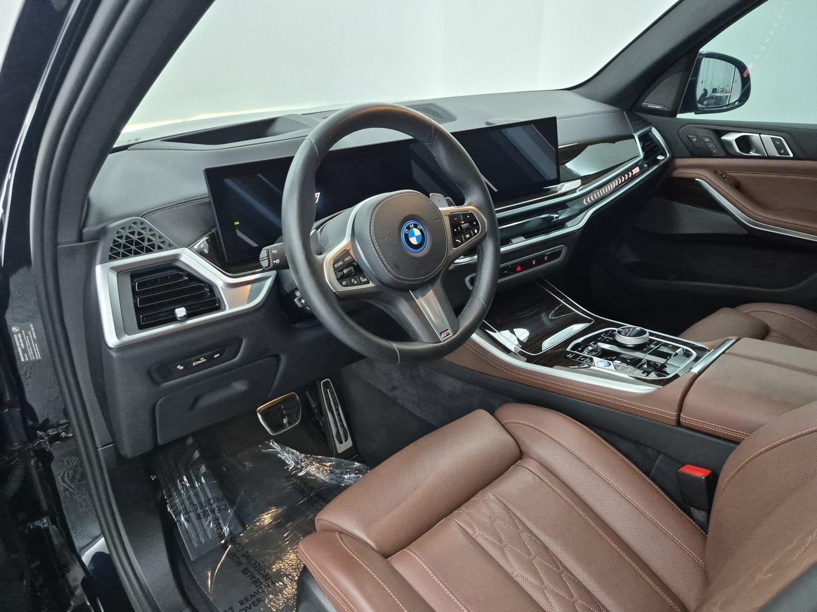 Used 2026 BMW X5 xDrive50e w/ Executive Package AWD/4WD image 4