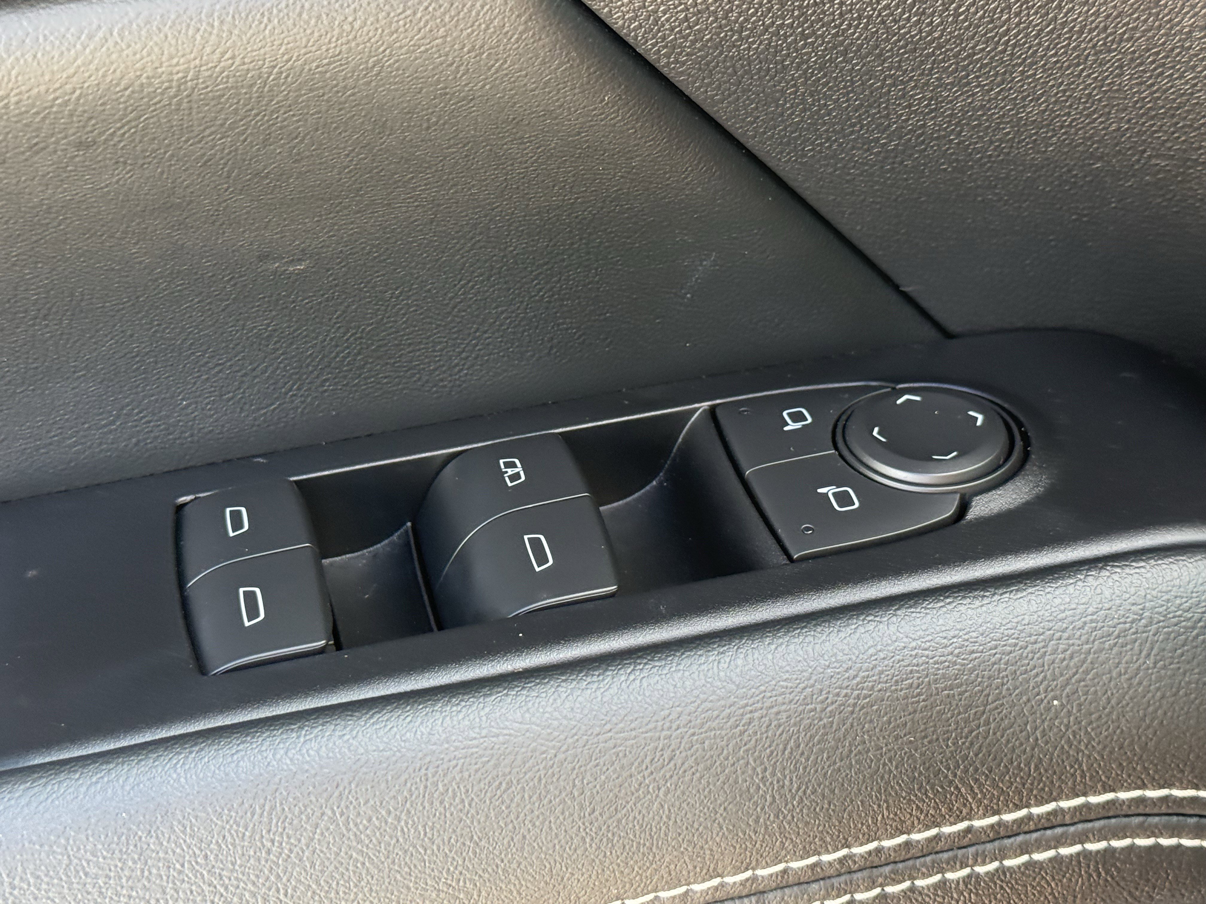 Used 2026 GMC Terrain Elevation image 26