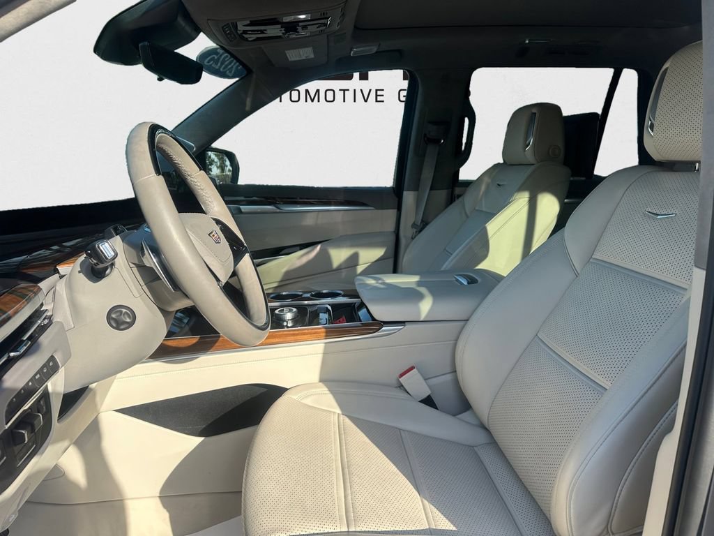Used 2025 Cadillac Escalade Sport Platinum w/ LPO, ONYX Package AWD/4WD image 28