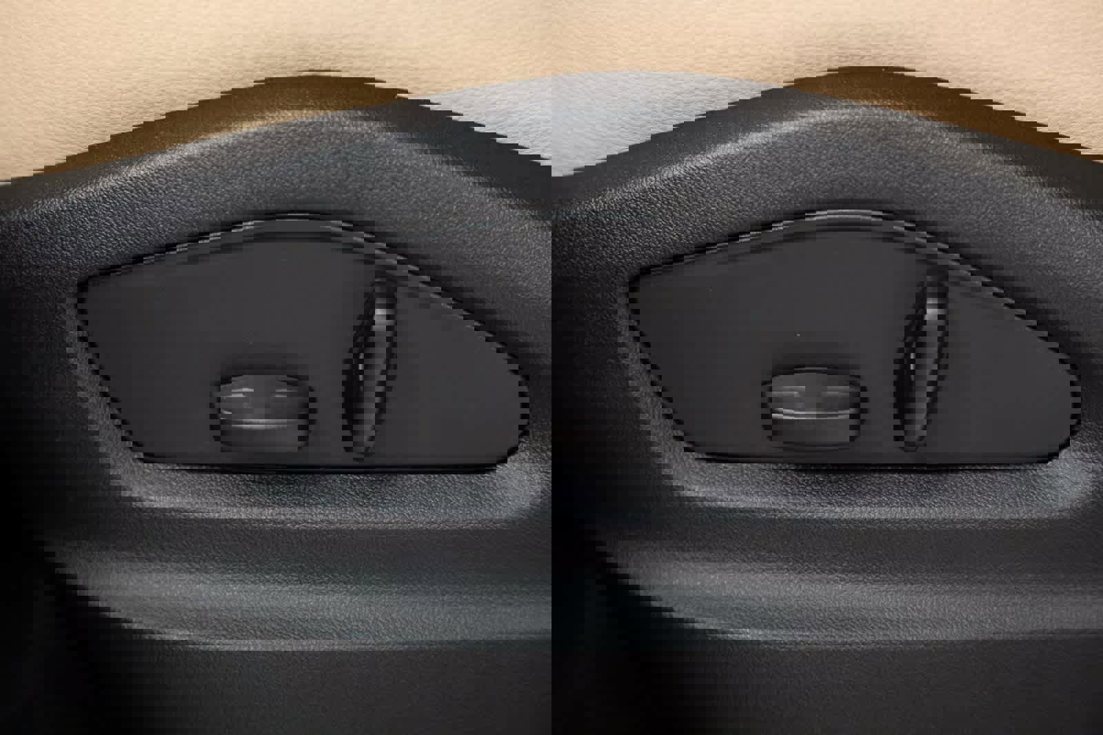 Certified 2025 Porsche Cayenne image 17