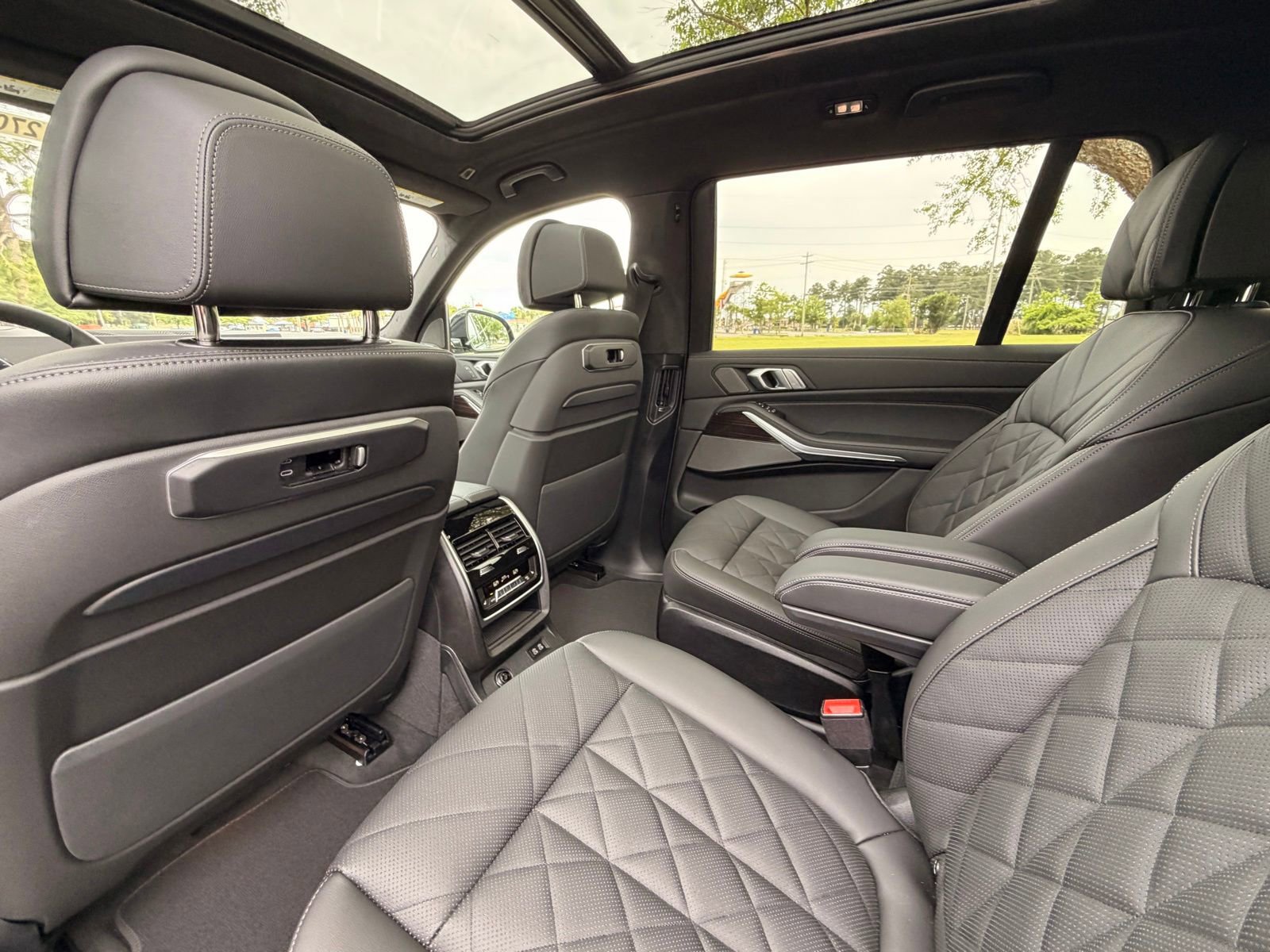 New 2027 BMW X7 xDrive40i w/ M Sport Package AWD/4WD image 15