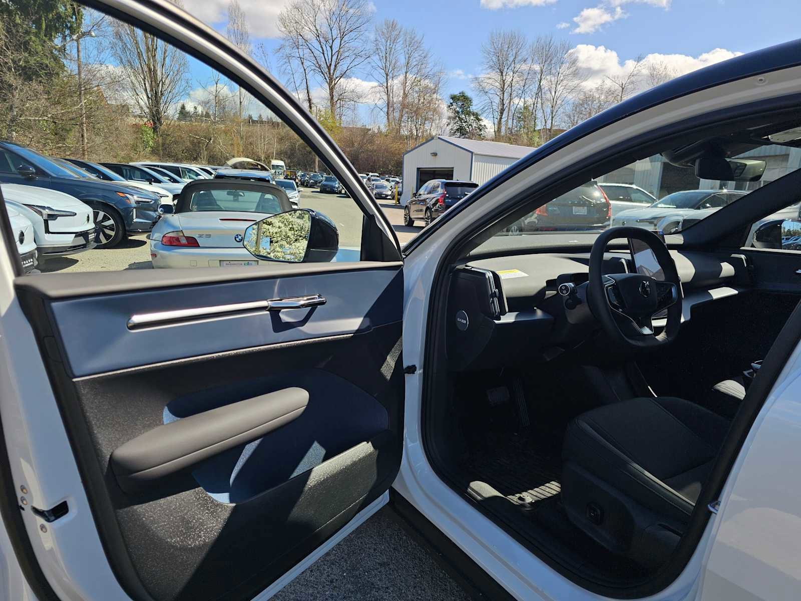 New 2026 Volvo EX30 Ultra w/ Climate Package image 21