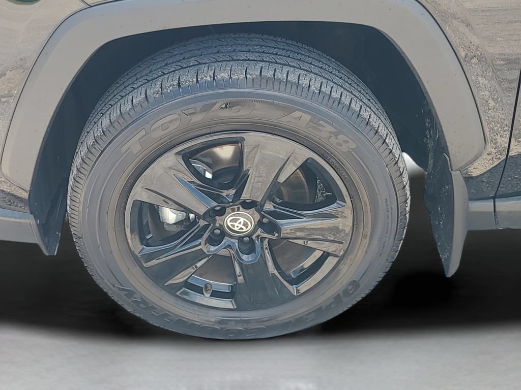 Used 2025 Toyota RAV4 XLE w/ Convenience Package FWD image 24
