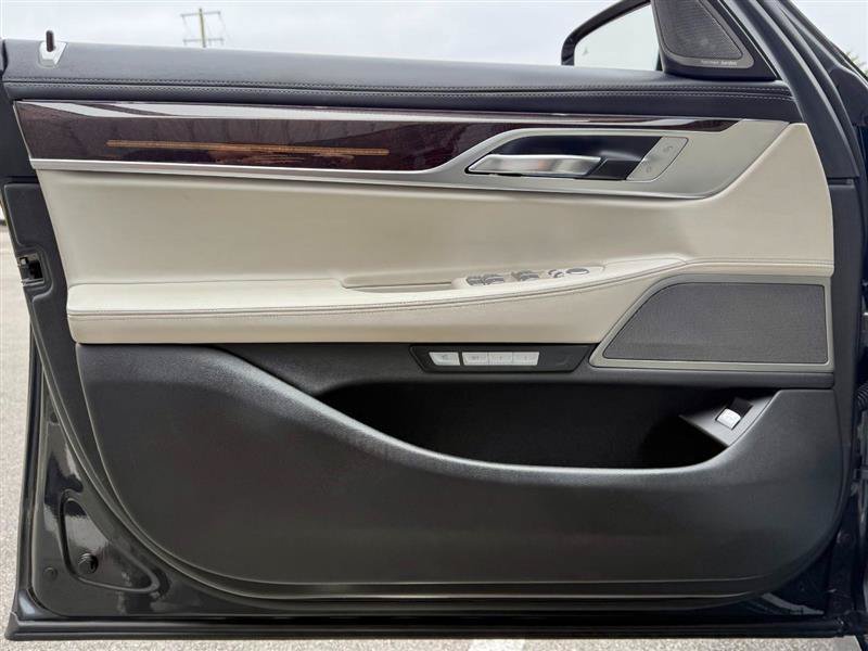 Used 2016 BMW 740i RWD image 29