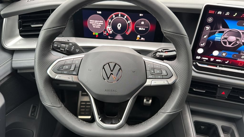 New 2026 Volkswagen Tiguan SE R-Line FWD image 14