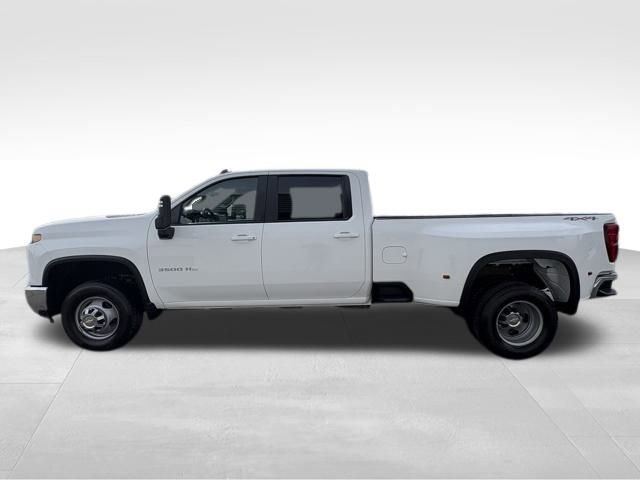 Used 2024 Chevrolet Silverado 3500 LT AWD/4WD image 12