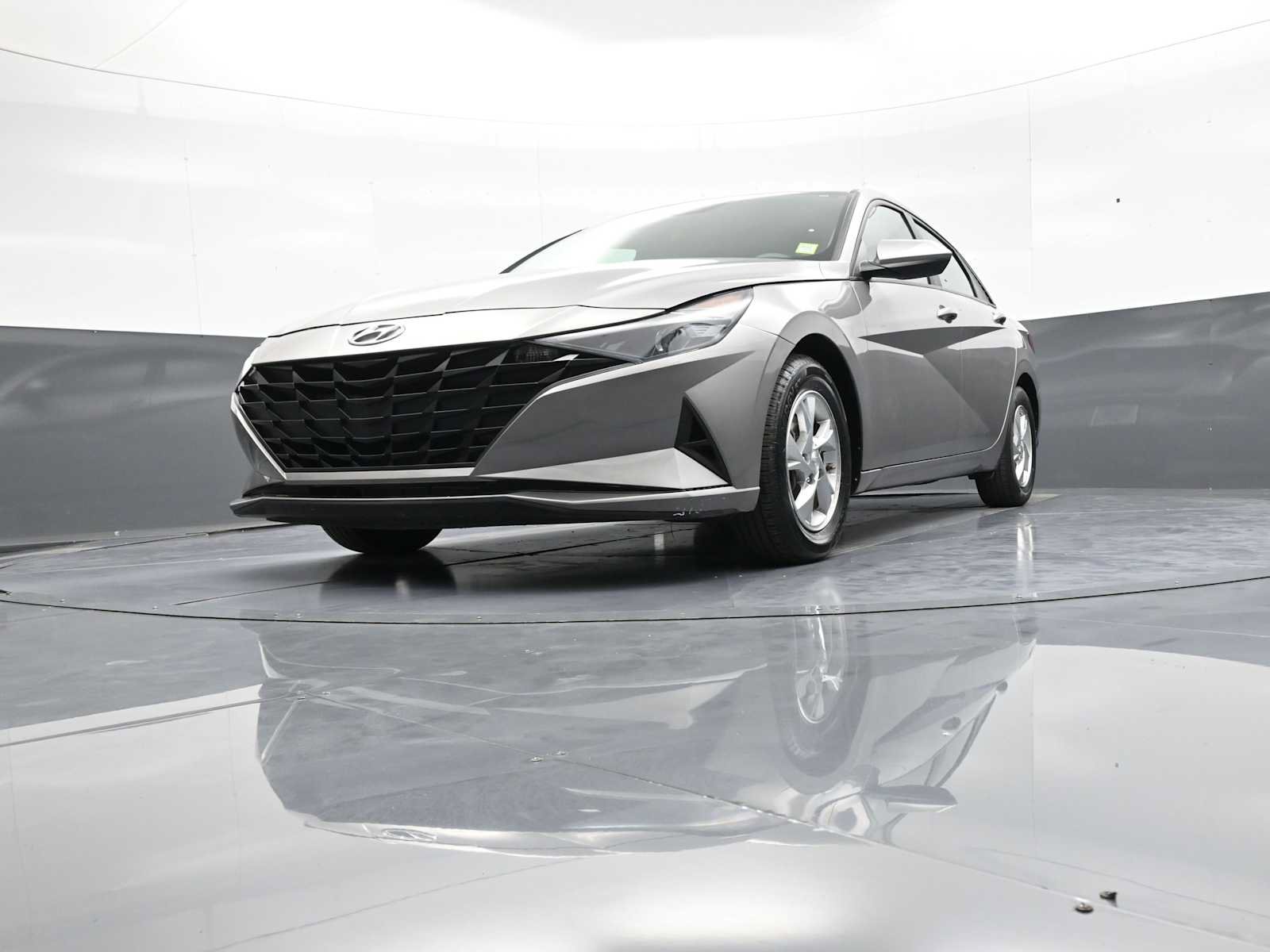 Certified 2023 Hyundai Elantra SE FWD image 24