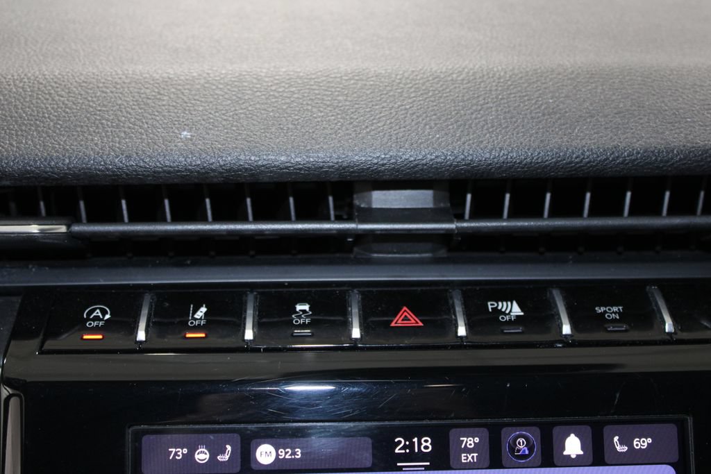 Used 2024 Jeep Grand Cherokee Altitude AWD/4WD image 55