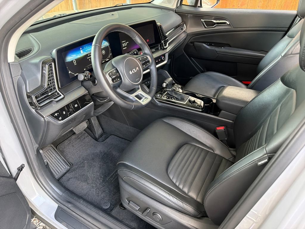 Used 2024 Kia Sportage SX image 2