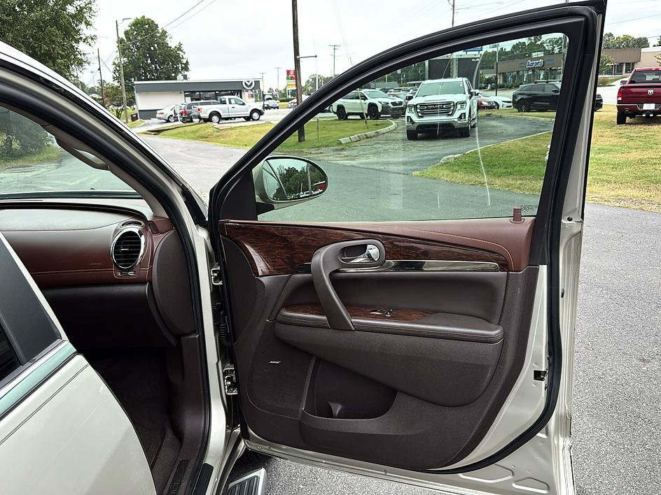 Used 2014 Buick Enclave Leather FWD image 35
