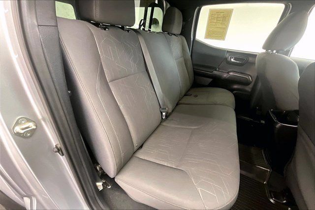 Used 2017 Toyota Tacoma TRD Off-Road AWD/4WD image 19