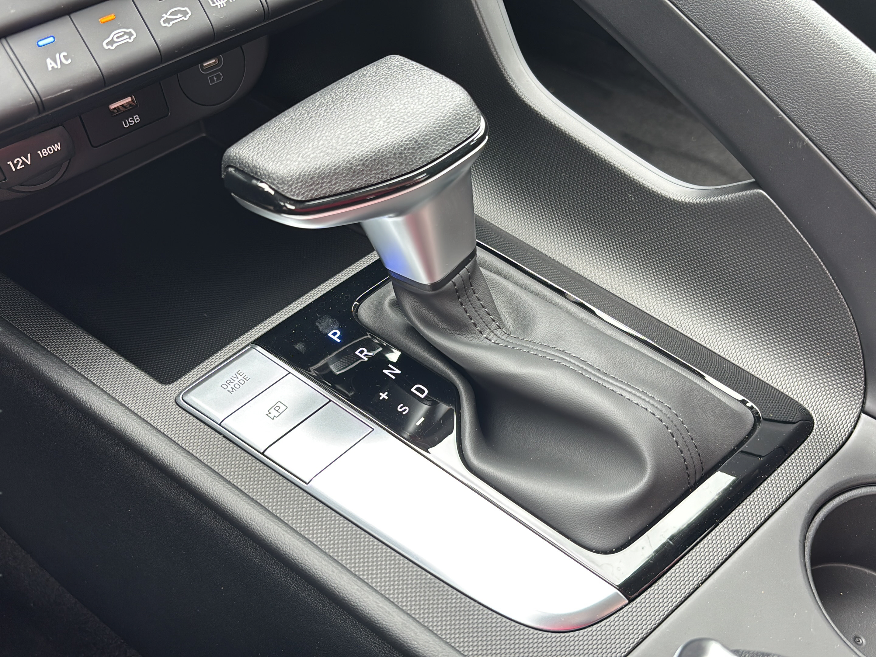 New 2026 Hyundai Elantra SE FWD image 18