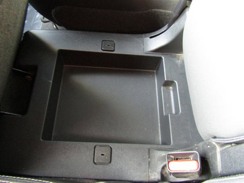 Used 2018 Nissan Titan SV image 19