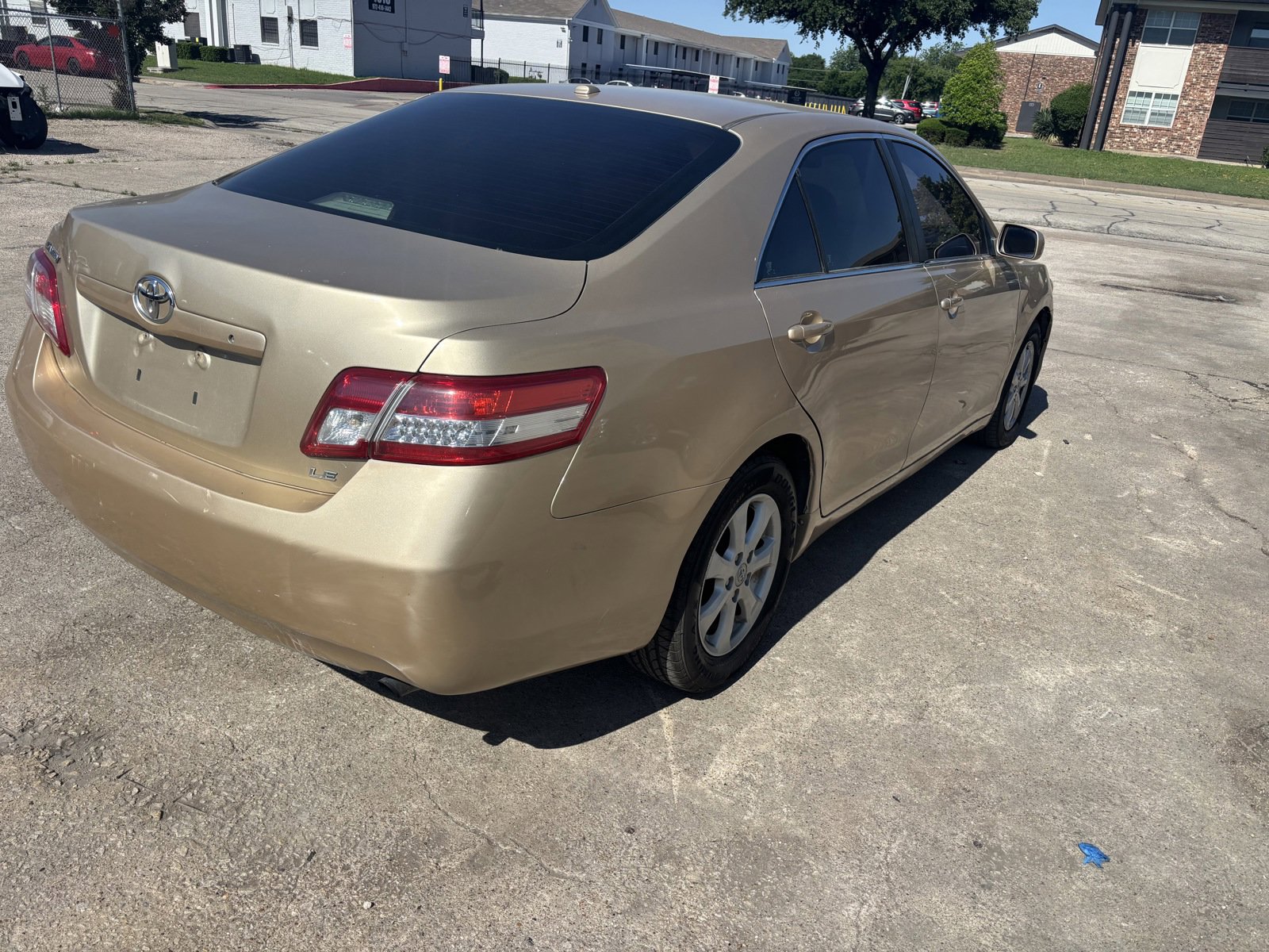 Used 2011 Toyota Camry LE w/ LE Extra-Value Pkg FWD image 5