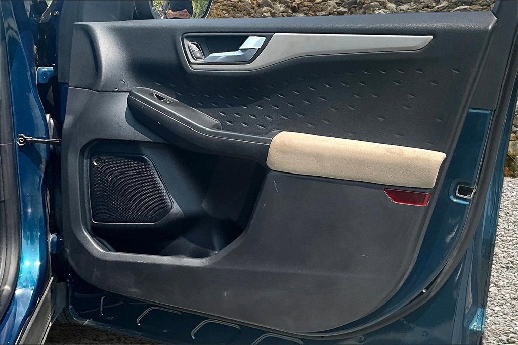 Used 2020 Ford Escape SE image 17