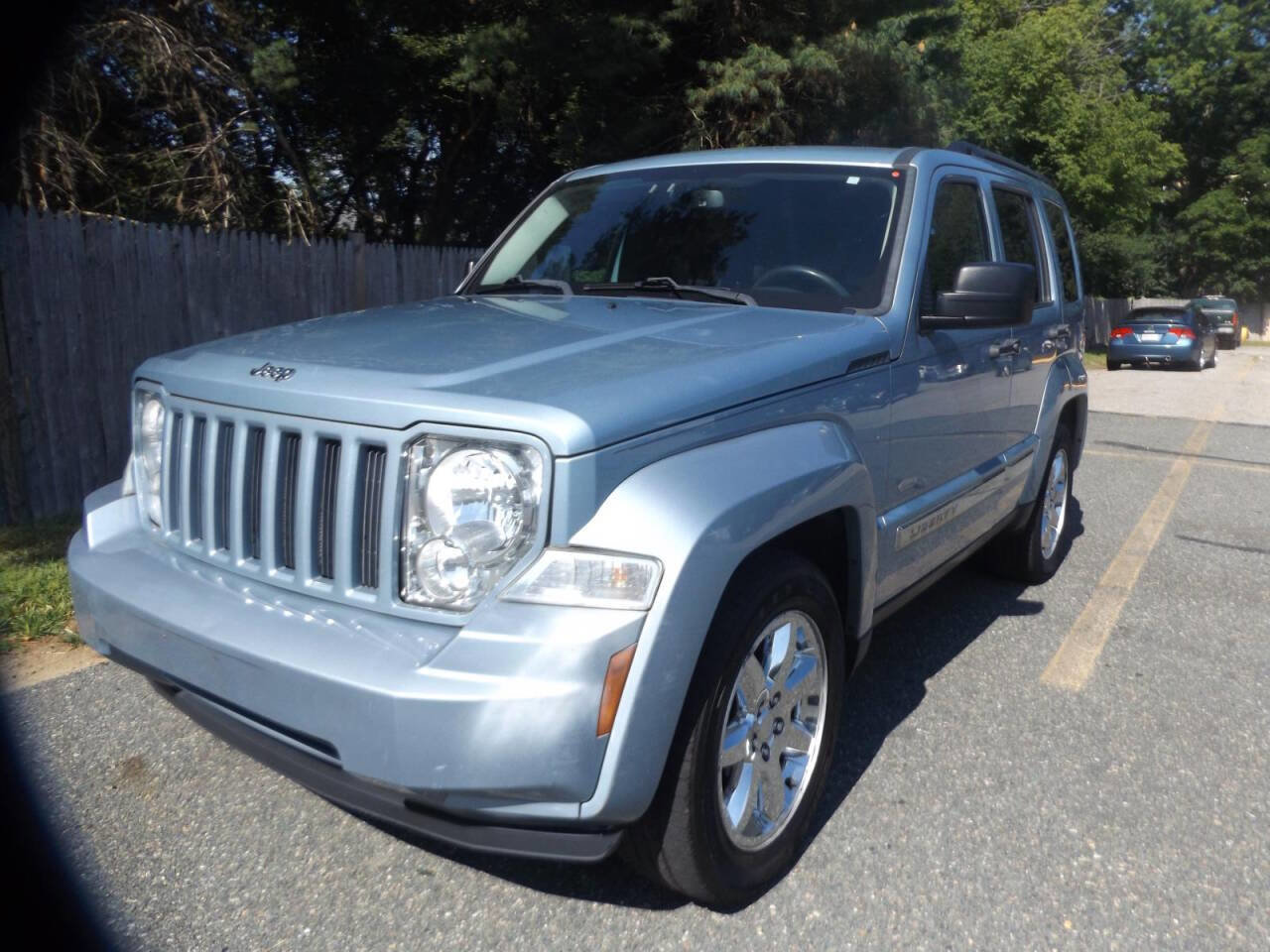 Used 2012 Jeep Liberty Sport image 1