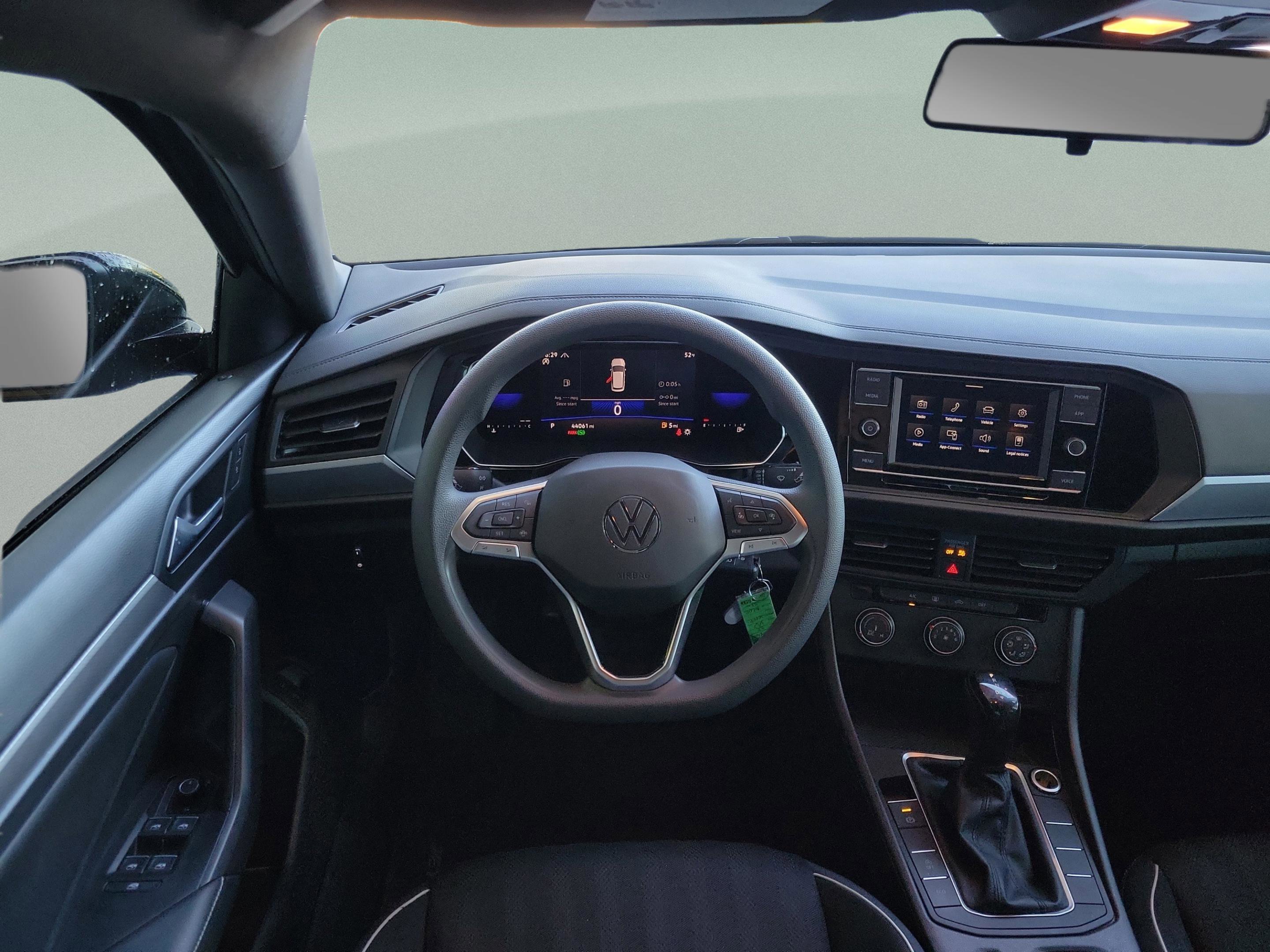 Used 2022 Volkswagen Jetta Sport image 10