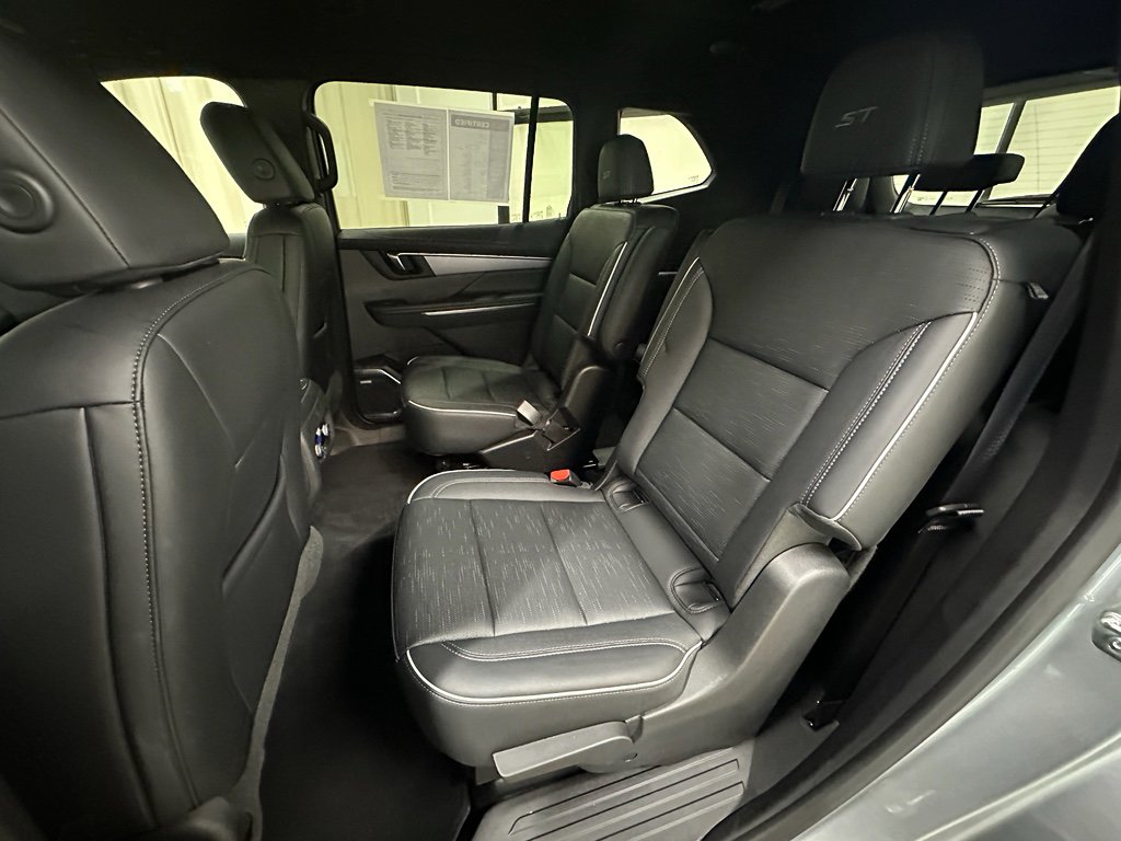 Certified 2025 Buick Enclave Sport Touring image 26