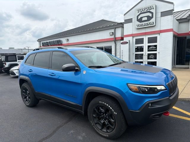 Used 2019 Jeep Cherokee Trailhawk w/ Comfort/Convenience Group AWD/4WD image 1