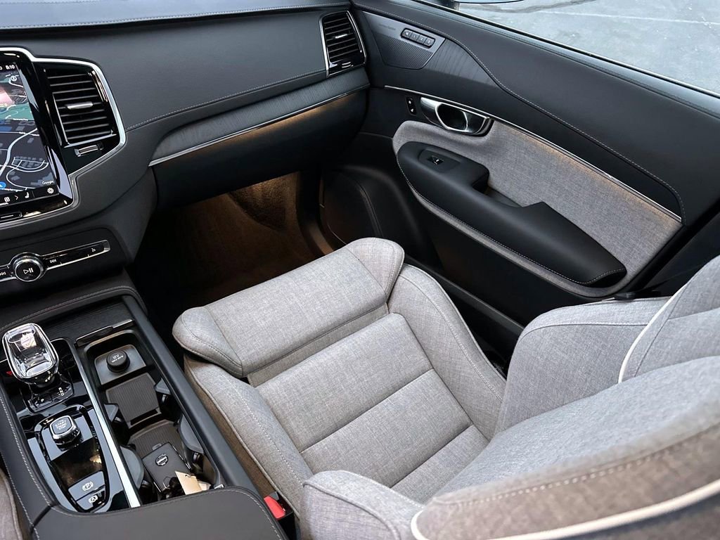 Used 2025 Volvo XC90 T8 Ultra image 34