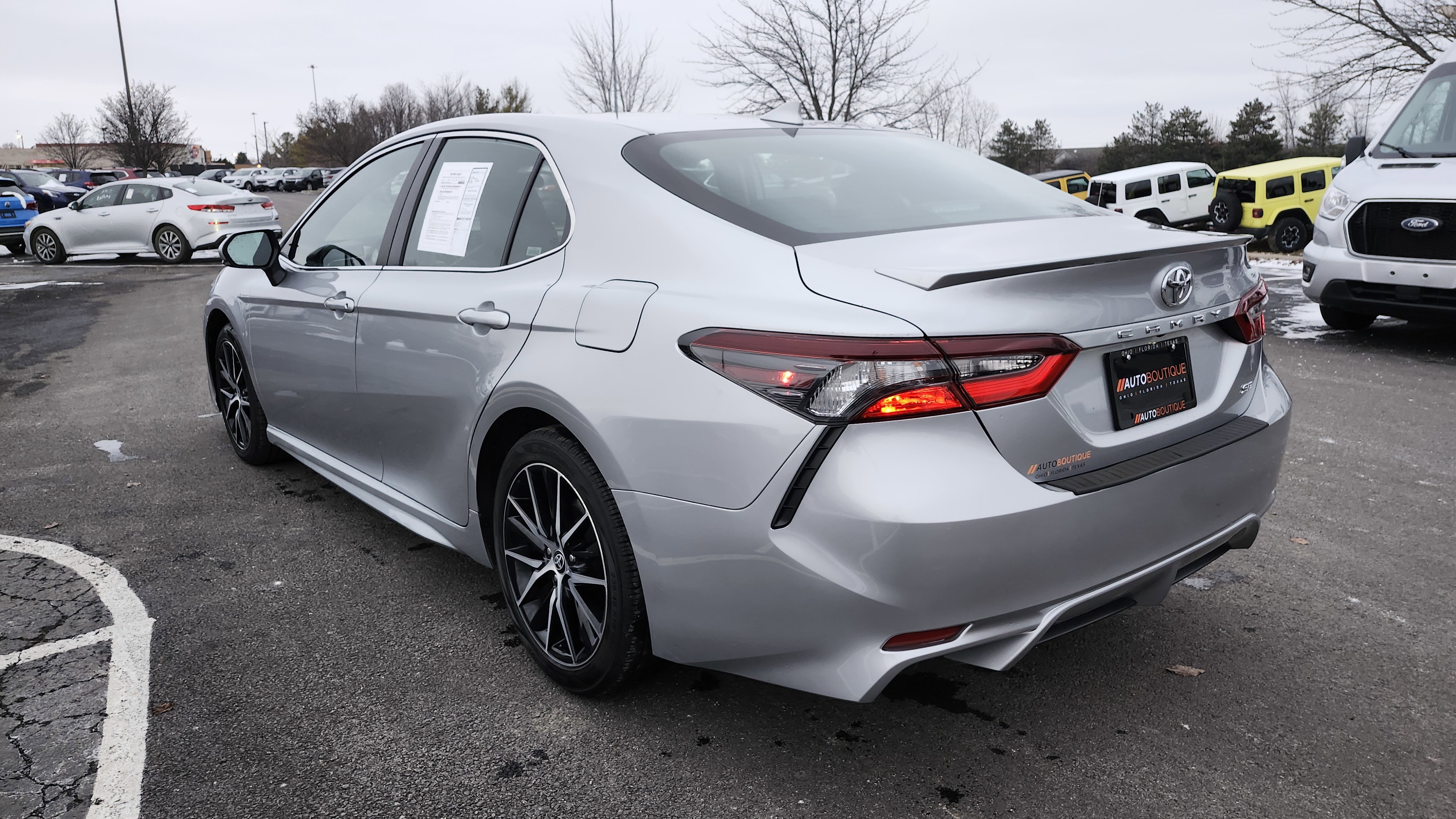 Used 2023 Toyota Camry SE image 14