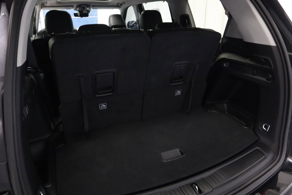 Used 2023 Jeep Grand Cherokee L Limited w/ Luxury Tech Group II image 18