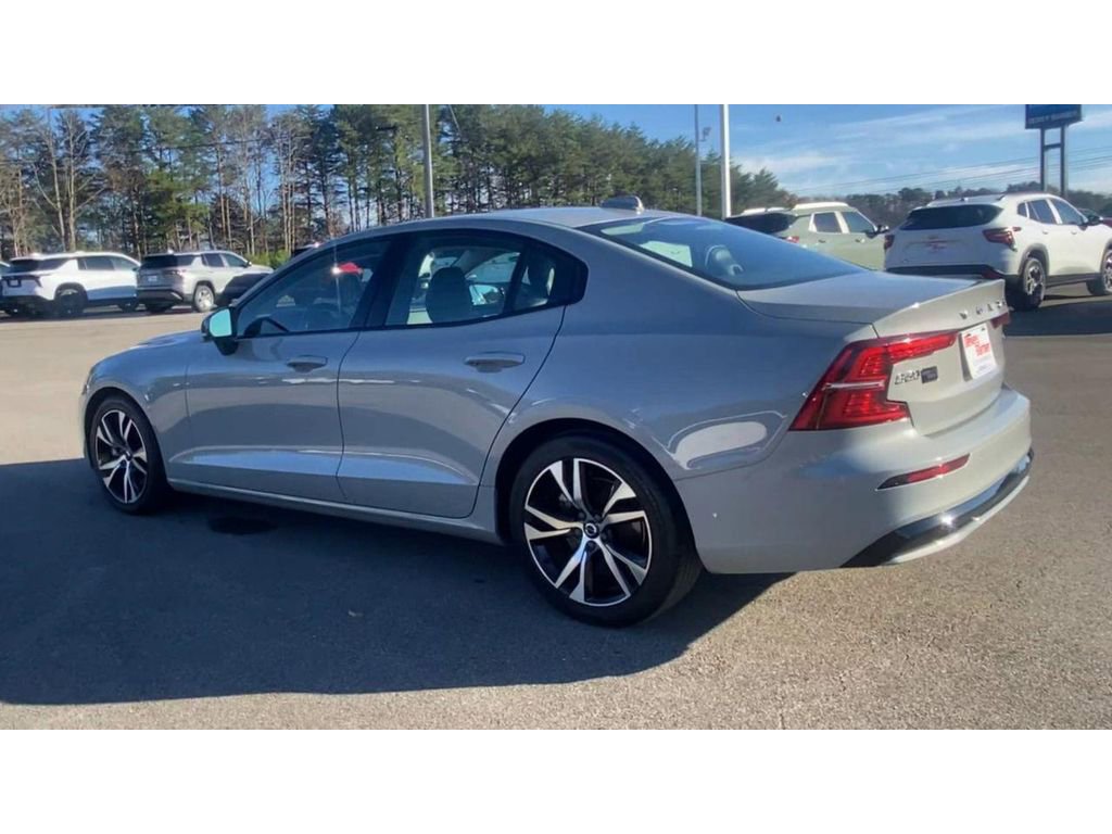 Used 2024 Volvo S60 B5 Core image 4