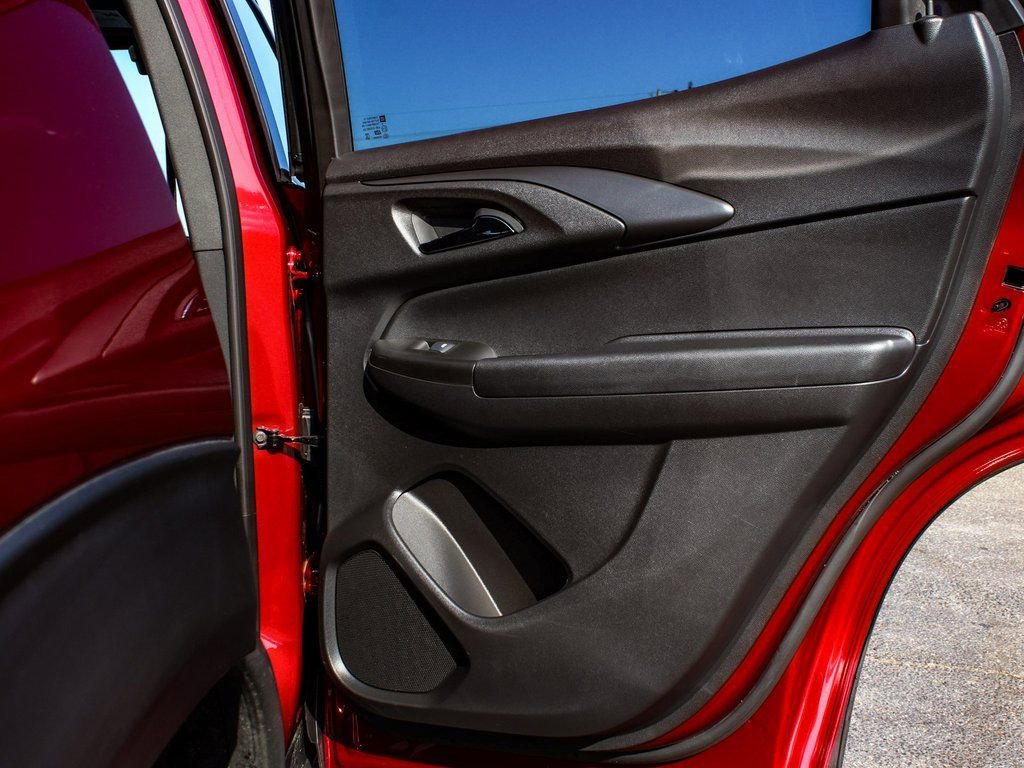 Used 2025 Chevrolet TrailBlazer RS w/ Convenience Package image 12
