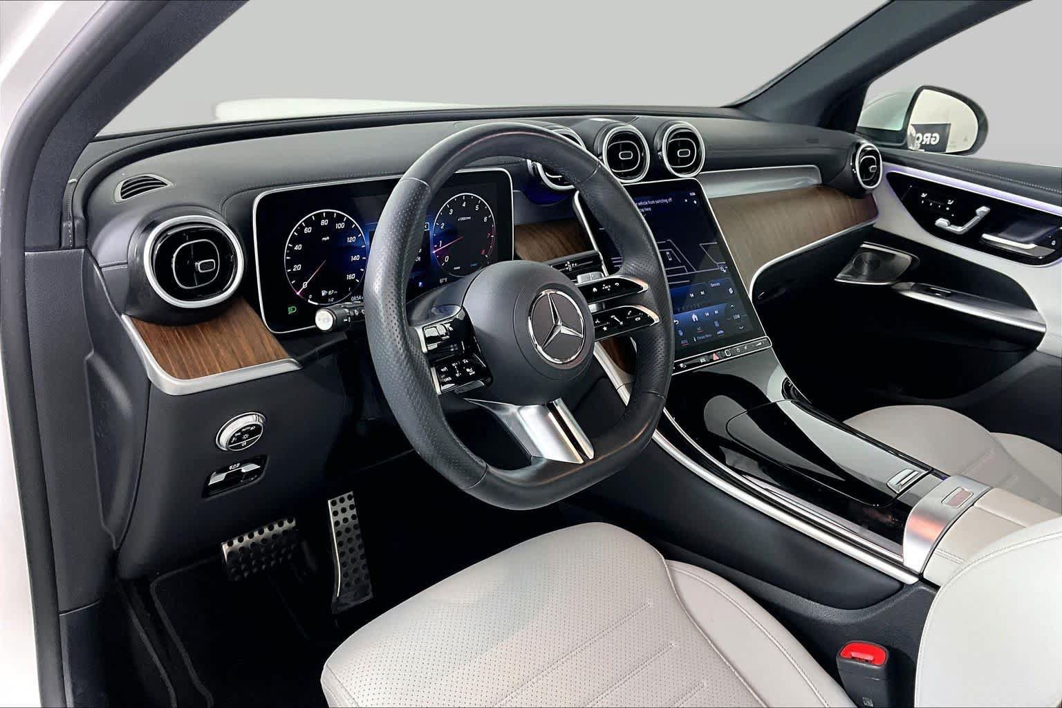 Used 2023 Mercedes-Benz GLC 300 image 16