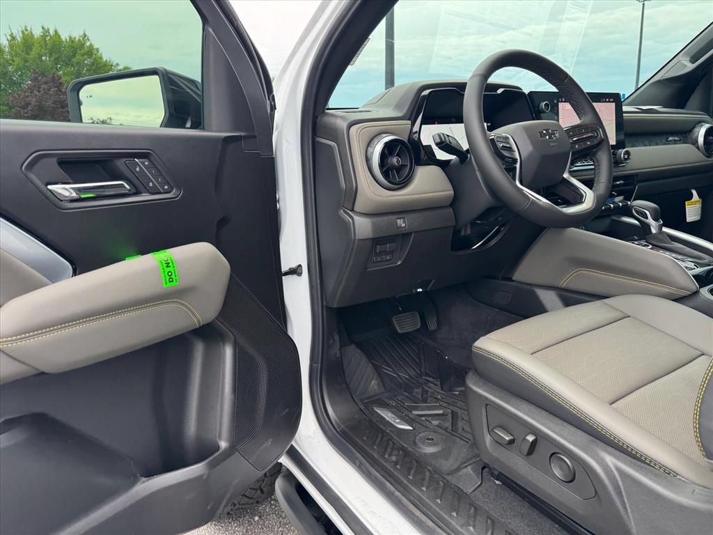 New 2026 Chevrolet Colorado ZR2 w/ Technology Package AWD/4WD image 11