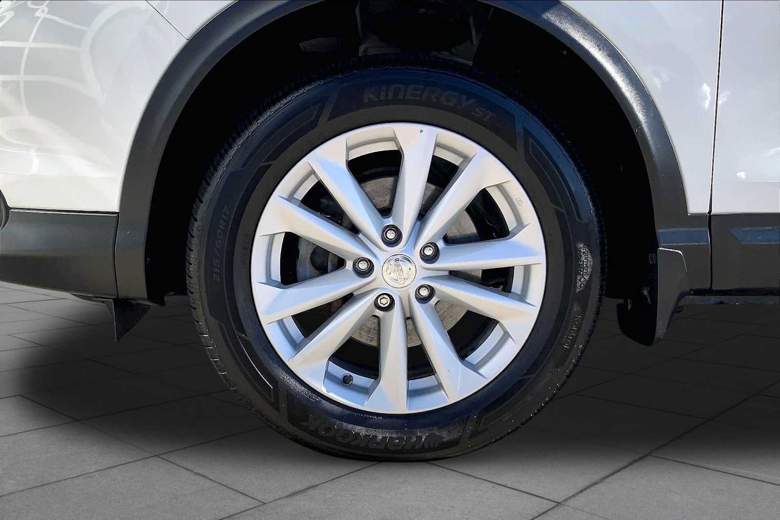 Used 2017 Nissan Rogue Sport S w/ S Appearance Package AWD/4WD image 10