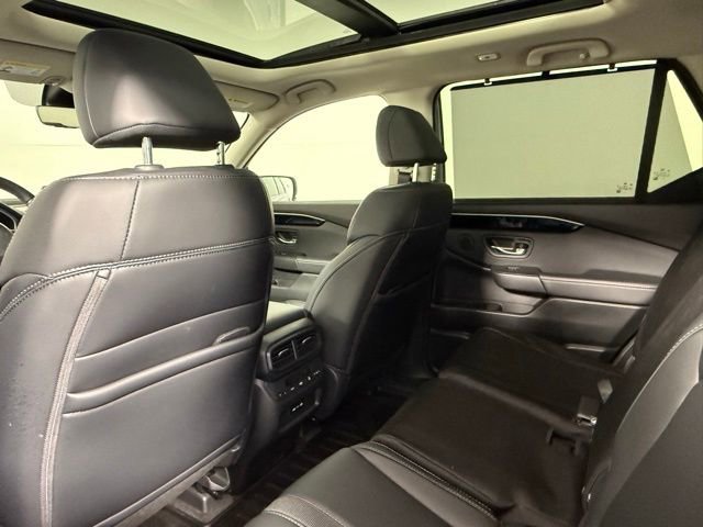 Used 2025 Honda Pilot Touring image 41