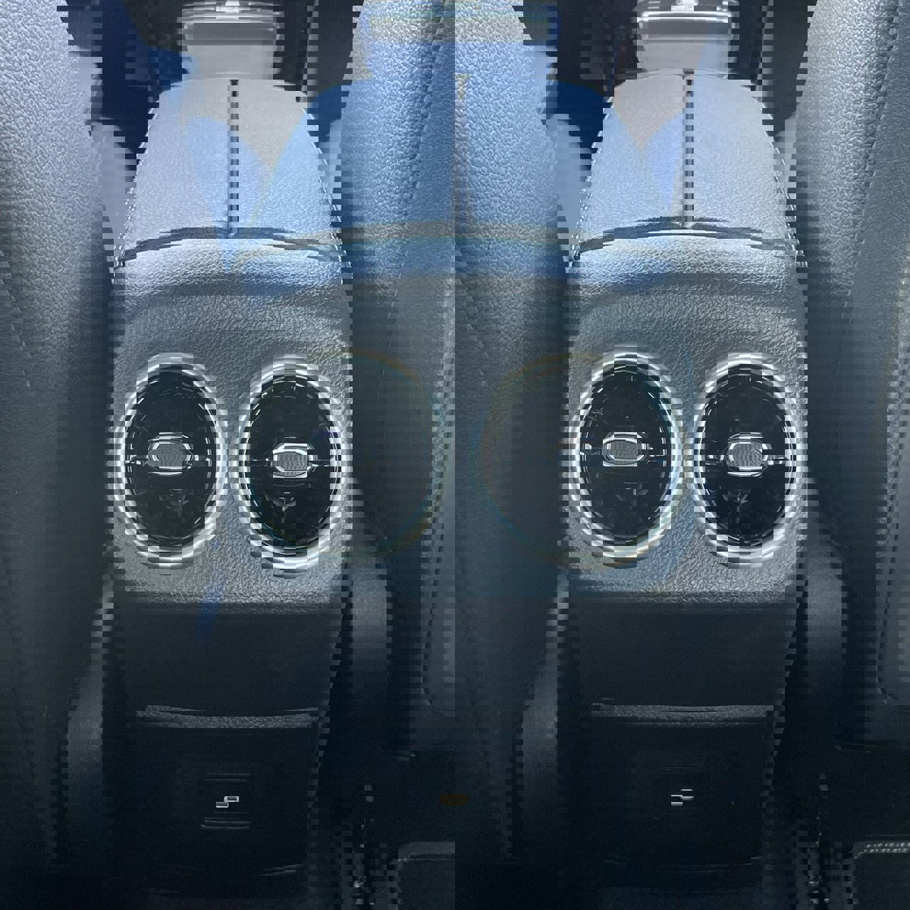 Used 2025 Mercedes-Benz CLA 250 image 24