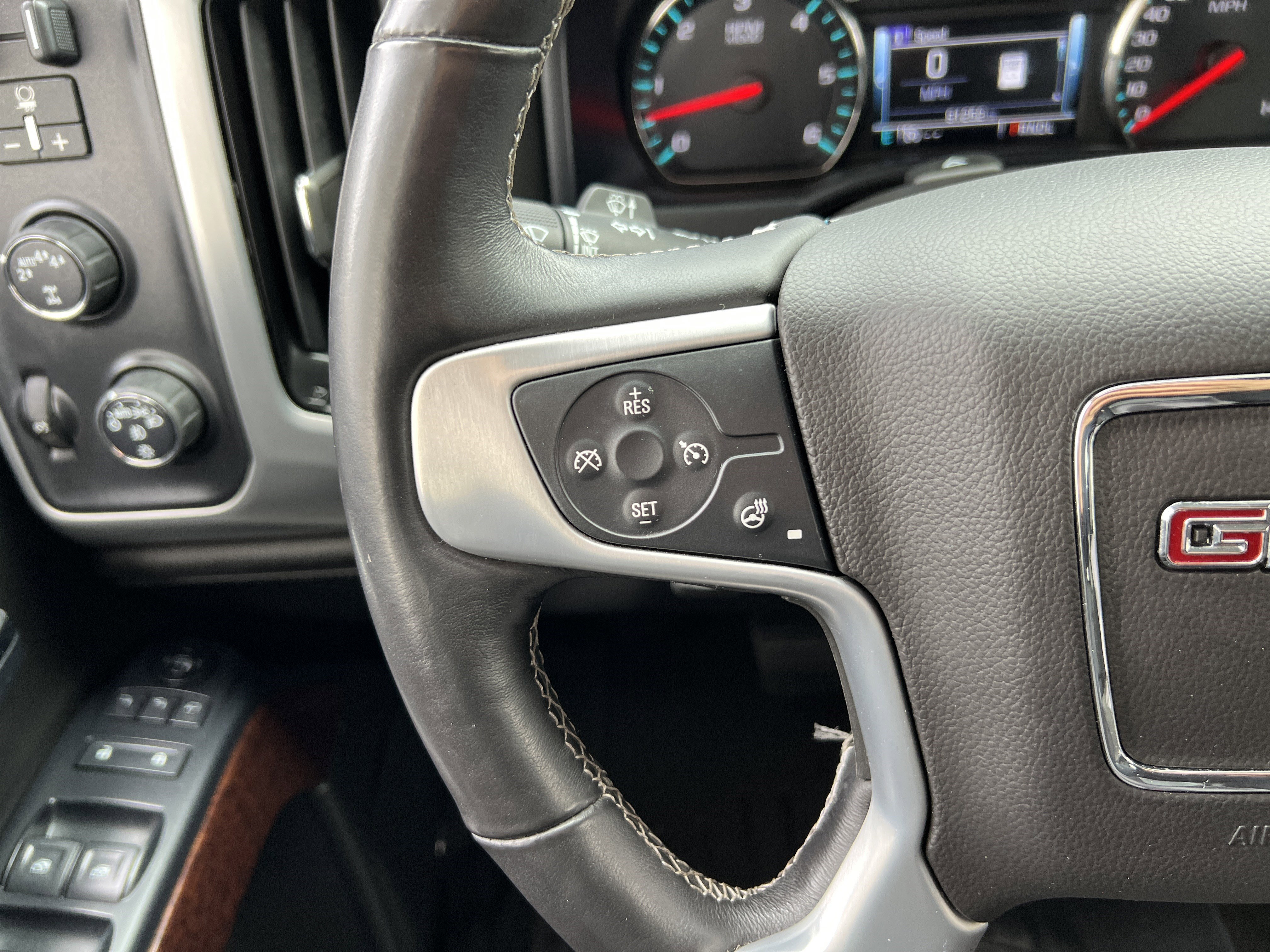 Used 2017 GMC Sierra 1500 SLT w/ SLT Preferred Package AWD/4WD image 26