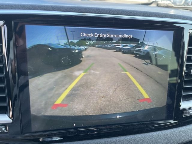 Used 2025 Chrysler Pacifica Select FWD image 17