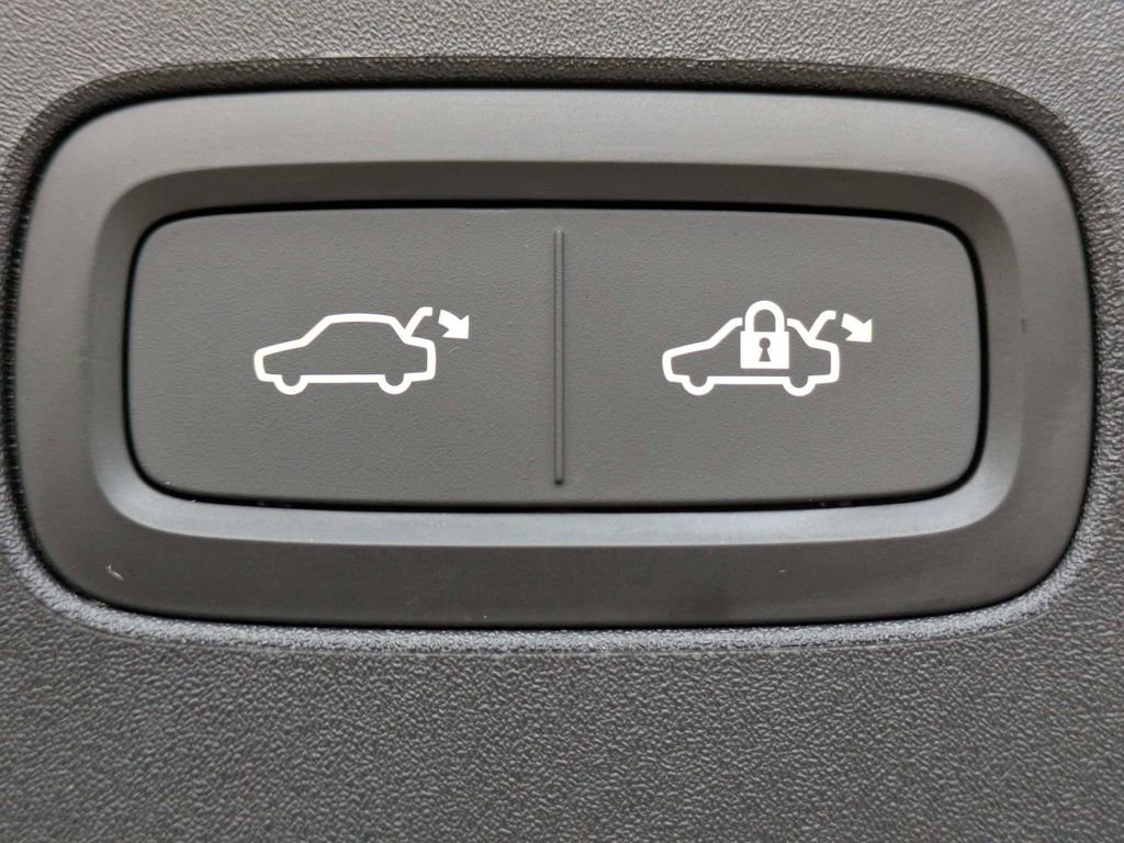 New 2026 Volvo EX90 Ultra image 14