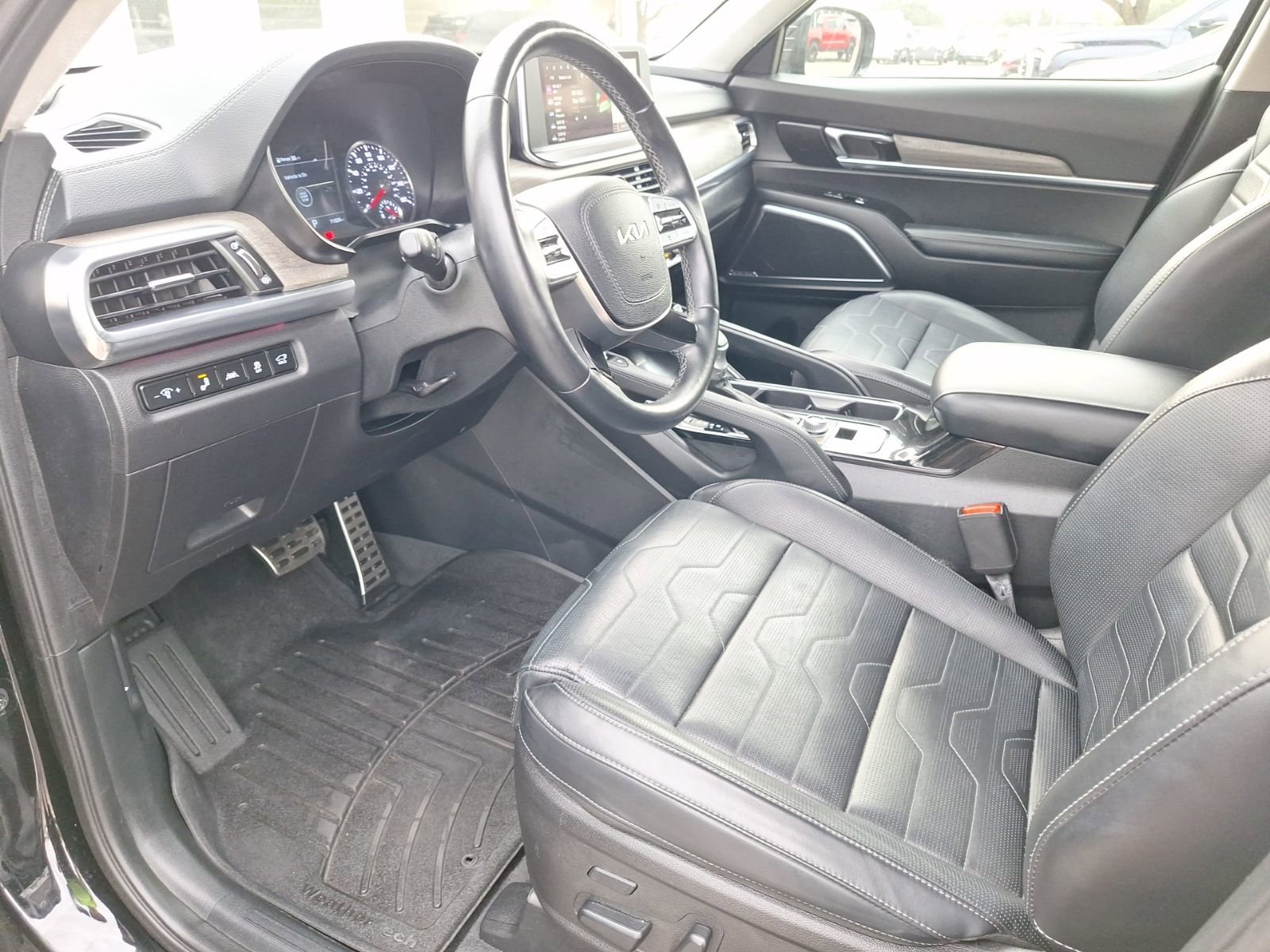 Used 2022 Kia Telluride SX w/ SX Prestige Package image 14