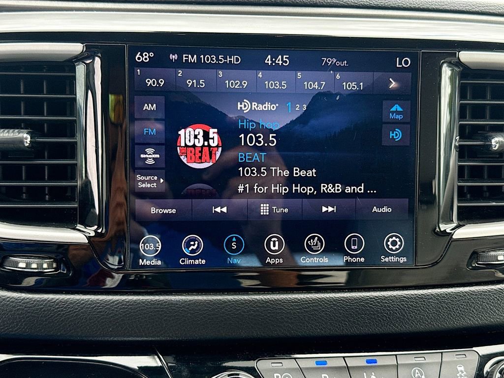 Used 2020 Chrysler Pacifica Touring-L w/ Advanced Safetytec Group image 14