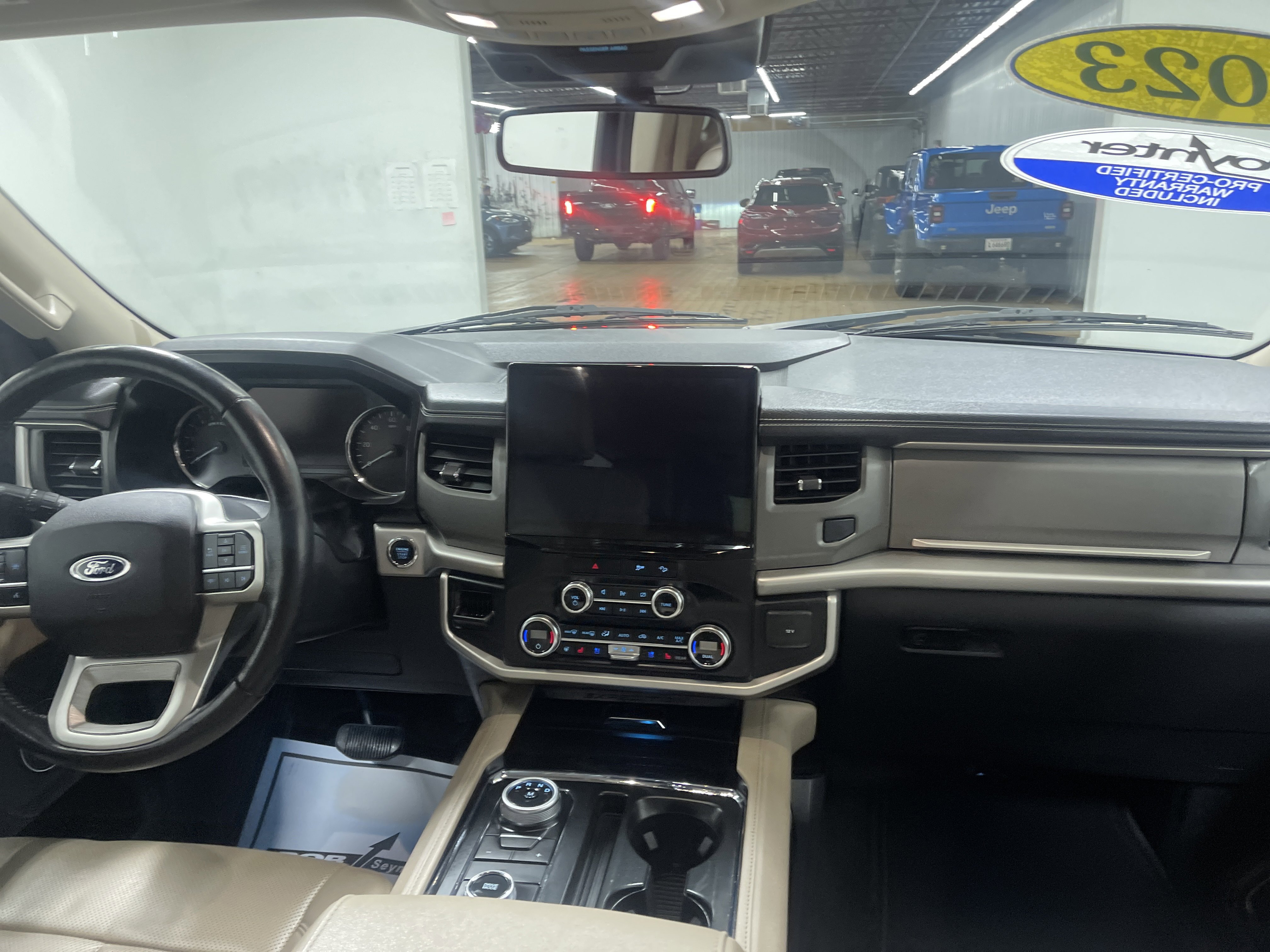 Used 2023 Ford Expedition Max XLT image 23