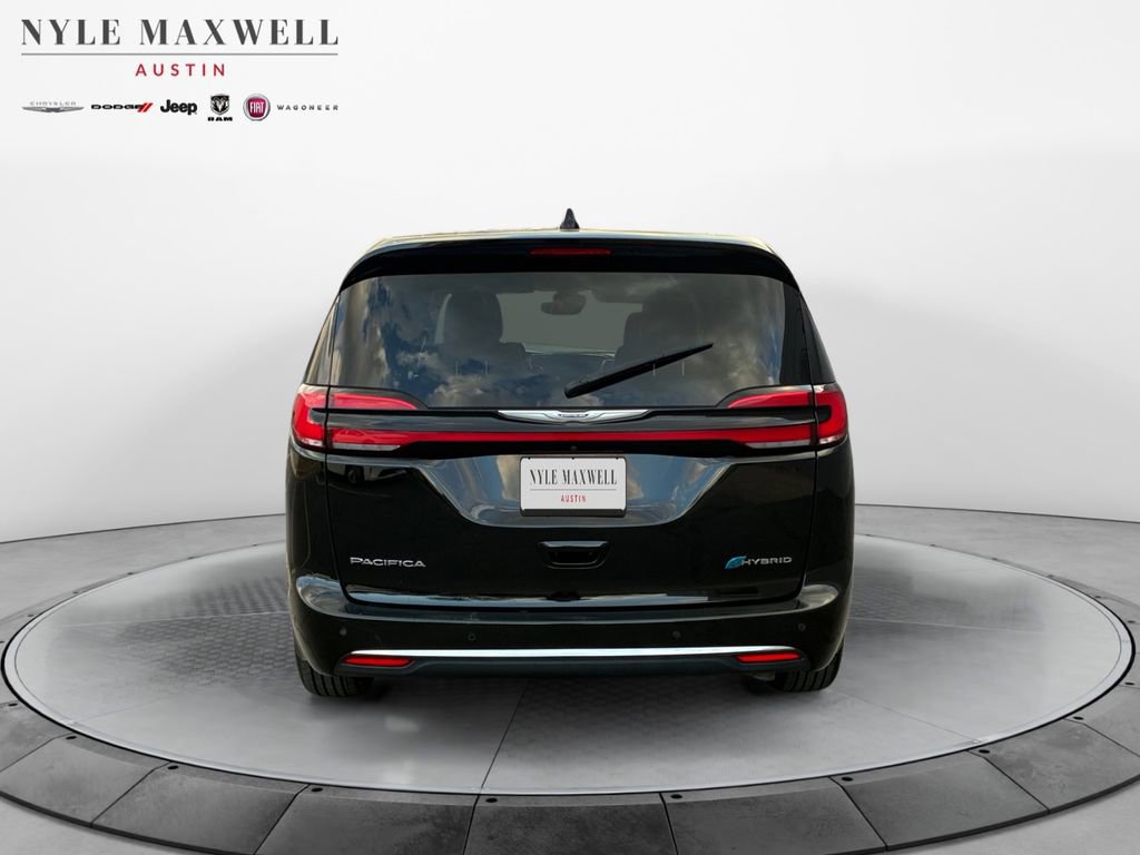 Used 2024 Chrysler Pacifica Select image 14