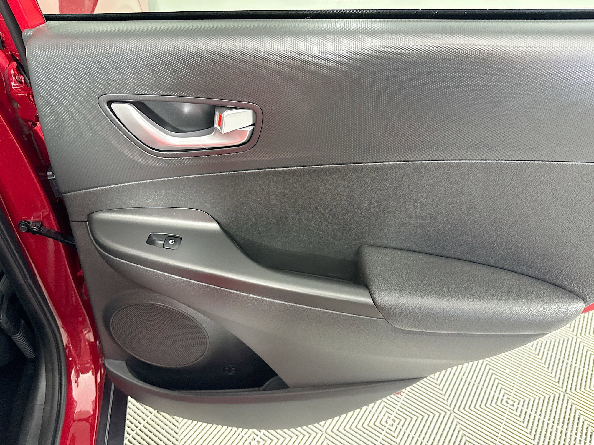 Used 2022 Hyundai Kona Limited image 48