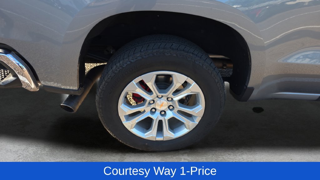 Used 2025 Chevrolet Silverado 1500 LTZ AWD/4WD image 12