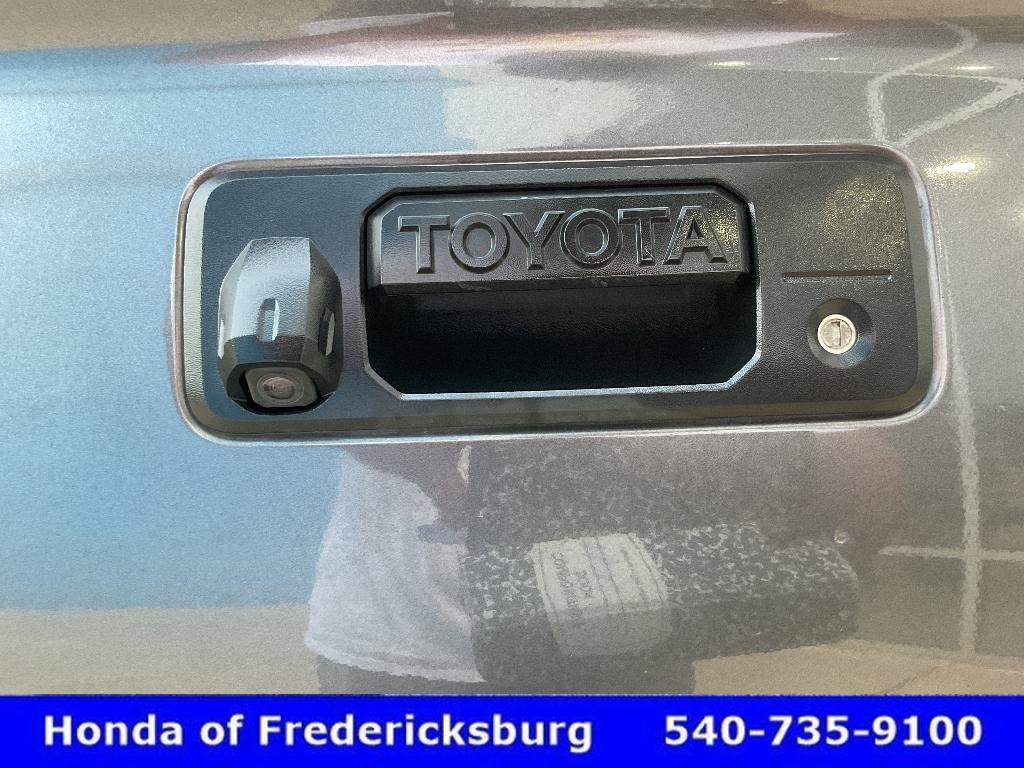 Used 2017 Toyota Tundra SR5 AWD/4WD image 14